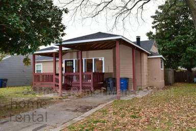 Main picture of 4624 S Rockford Ave