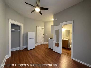 Main picture of 720 E High St