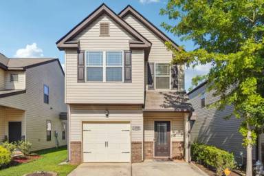 Main picture of 412 Lossie Ln