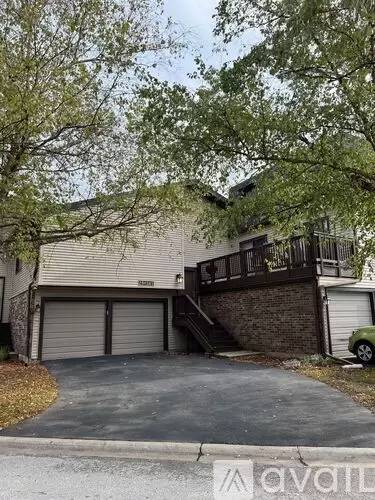 Main picture of 29W361 White Oak Dr