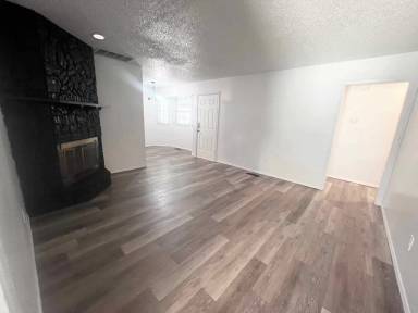 Main picture of 413 Meadow Lake Dr