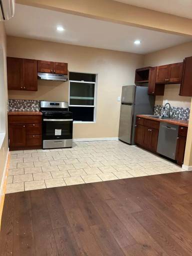 Main picture of 550 Sicard St