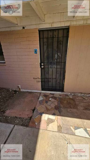 Main picture of 3127 E Greenlee Rd