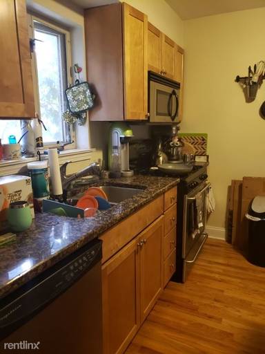 Main picture of 4889 N Ashland Ave