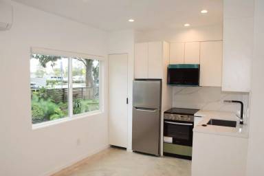 Main picture of 2041 Cloverfield Blvd