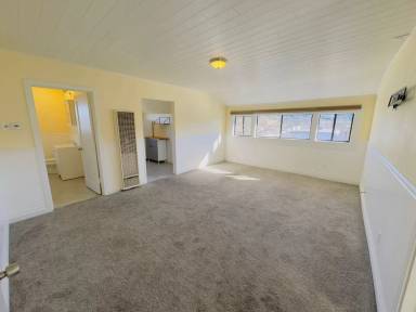 Main picture of 830 5th Ave