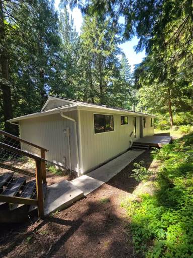 Main picture of 10B Little Strawberry Ln