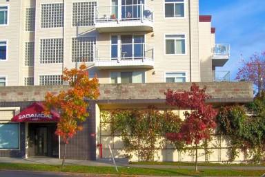 Main picture of 5200 Roosevelt Way NE