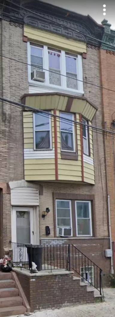 Main picture of 1704 S 22nd St