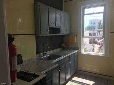 Main picture of 426 Hancock Pl