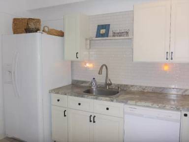 Main picture of 800 W Belleview Ave