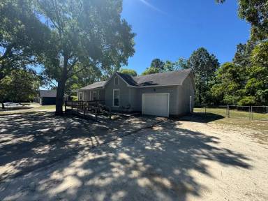 Main picture of 6861 Woodmark Dr