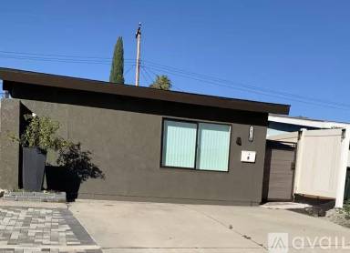 Main picture of 5426 Denver St