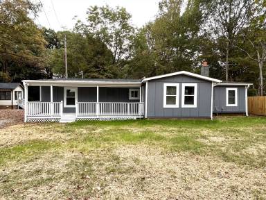 Main picture of 3355 E Ridge Rd