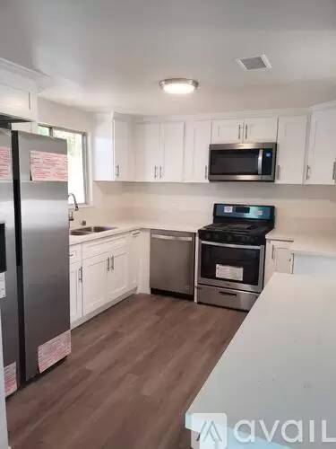 Main picture of 1907 Clover Way