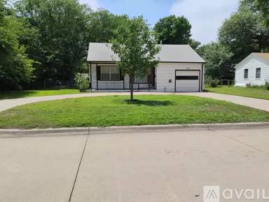 Main picture of 1925 S Lorraine Ave
