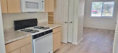 Main picture of 3205 N Main St