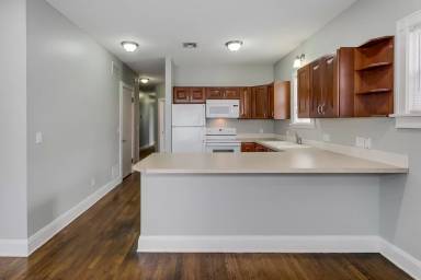 Main picture of 812 - 818 N Belmont Ave