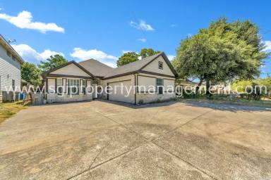 Main picture of 724 N Beckley Ave