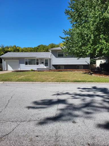 Main picture of 1744 Elmwood Dr