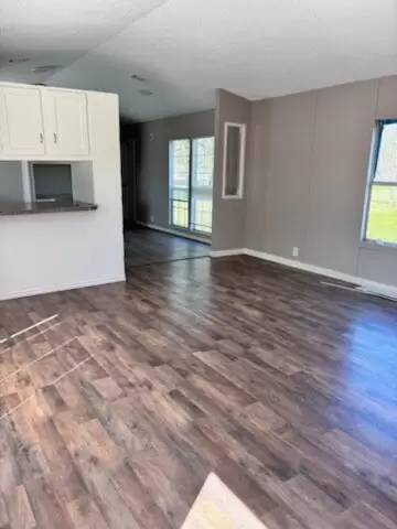 Main picture of 127 Country Oaks St