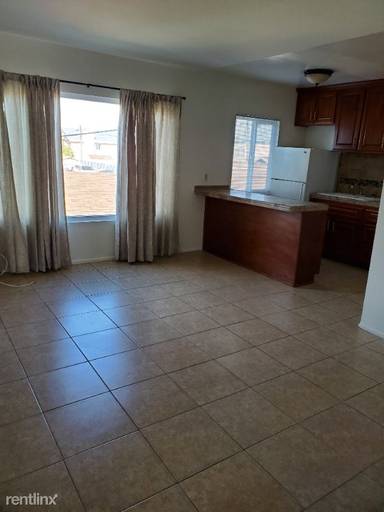 Main picture of 11920 Inglewood Ave