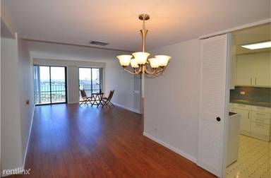 Main picture of Harbor Square Condo