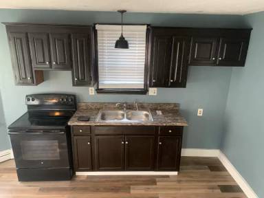 Main picture of 376 N Elm St
