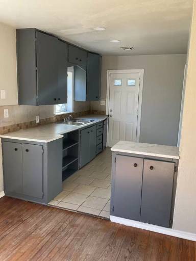 Main picture of 604 Foster Pl