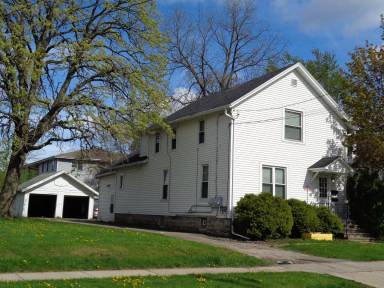 Main picture of 826 Cherry St