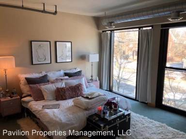 Main picture of 219 E 7th St