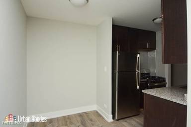 Main picture of 530 W Surf St
