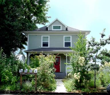 Main picture of 2703 E 8th St