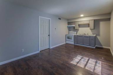 Main picture of Mayflower Apartments
