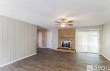 Main picture of 805 Poinsettia Dr
