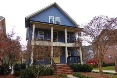 Main picture of 204 E Park Ave