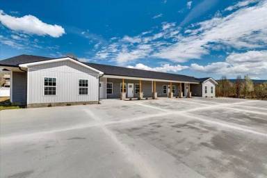 Main picture of 18 Michigan Ln