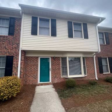 Main picture of 2700 Thackery Rd