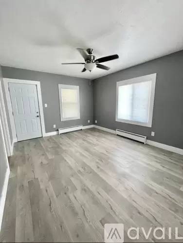 Main picture of 818 Mariposa Ave