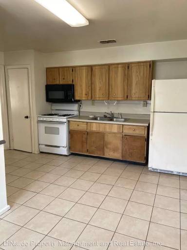 Main picture of 639 Magnolia Ave