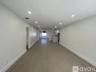 Main picture of 3736 Royal Palm Ave