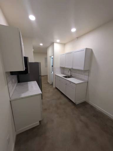 Main picture of 541 W Taylor Ave