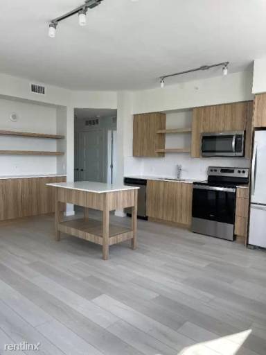Main picture of 729 NE 5th Ave
