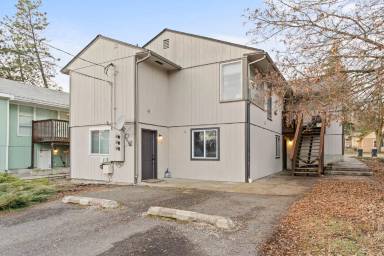 Main picture of 107 W 3rd St