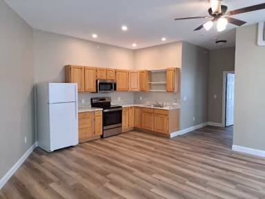 Main picture of 8 Depot St
