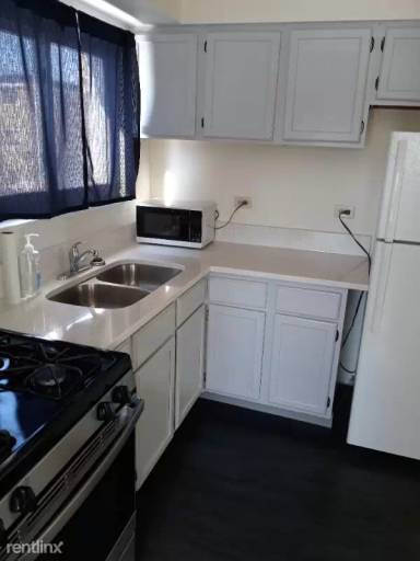 Main picture of 842 W College Blvd