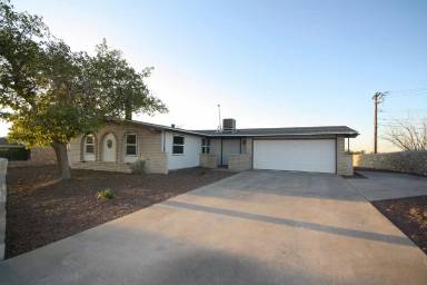 Main picture of 10400 Candlewood Ave