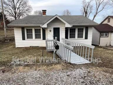 Main picture of 407 W Van Buren St