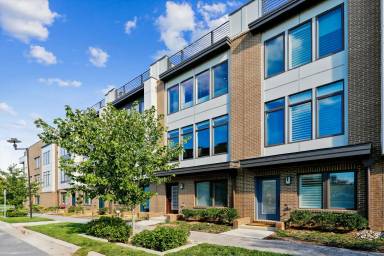 Main picture of 8060 Red Hook St