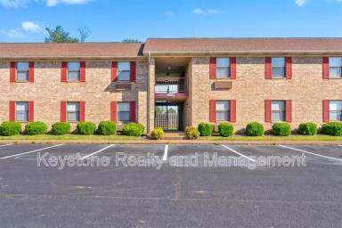 Main picture of 100 Laurel Cove Dr